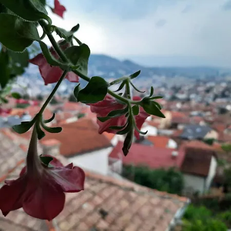 Terrace View In The Heart Of Vakantiehuis